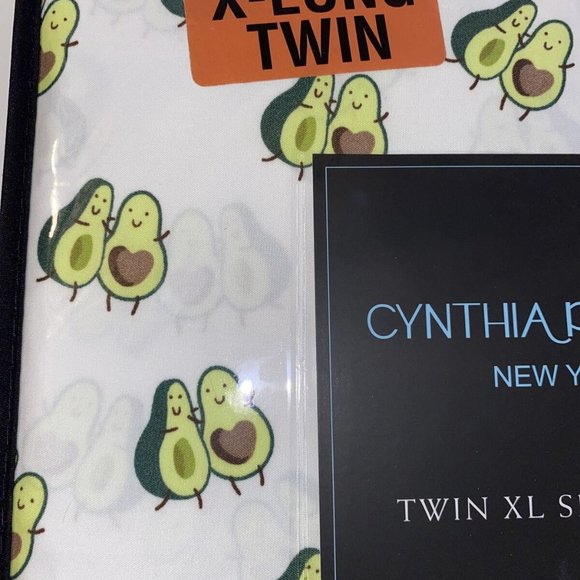 Cynthia Rowley AVOCADO Love Heart Cute Couple TWIN XL LONG white green NEW - Picture 3 of 5